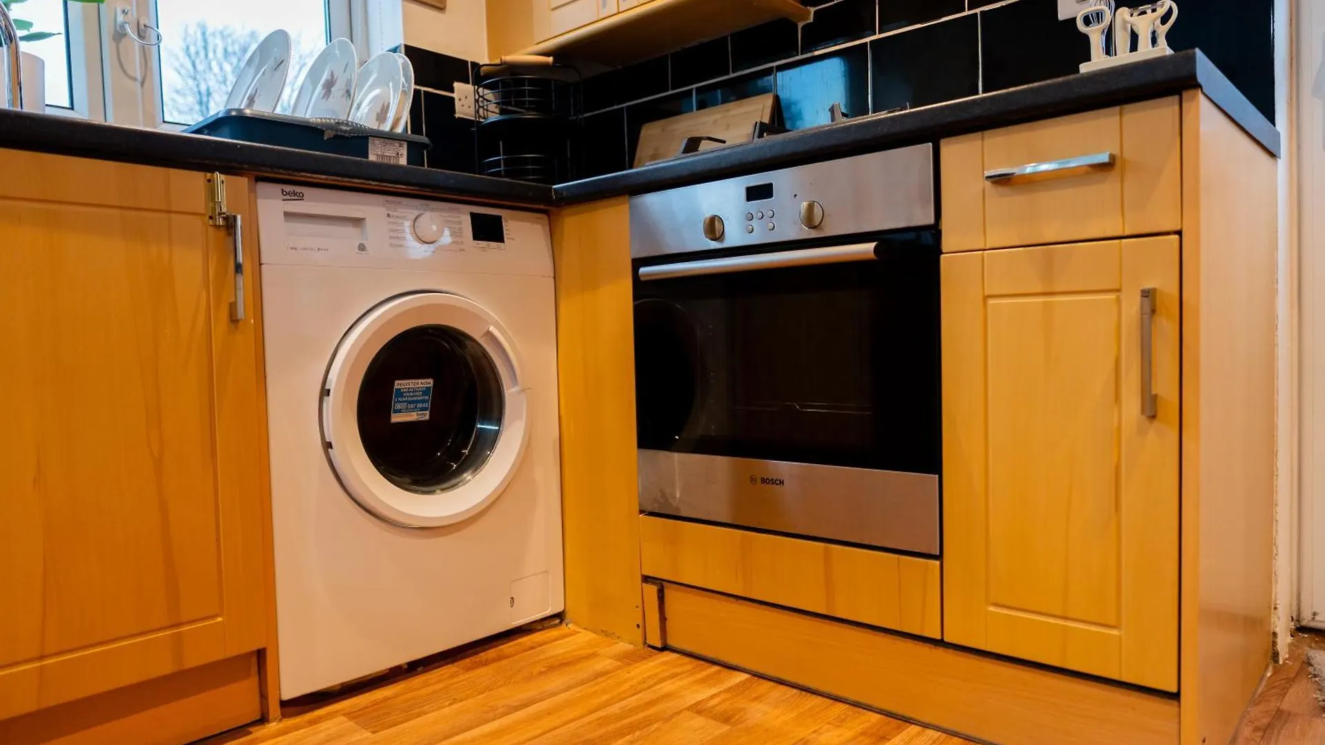 Beautiful Modern Home In London, Free Parking, Family Home, Sleeps 9, Close To Railway Station Goodmayes Holiday home