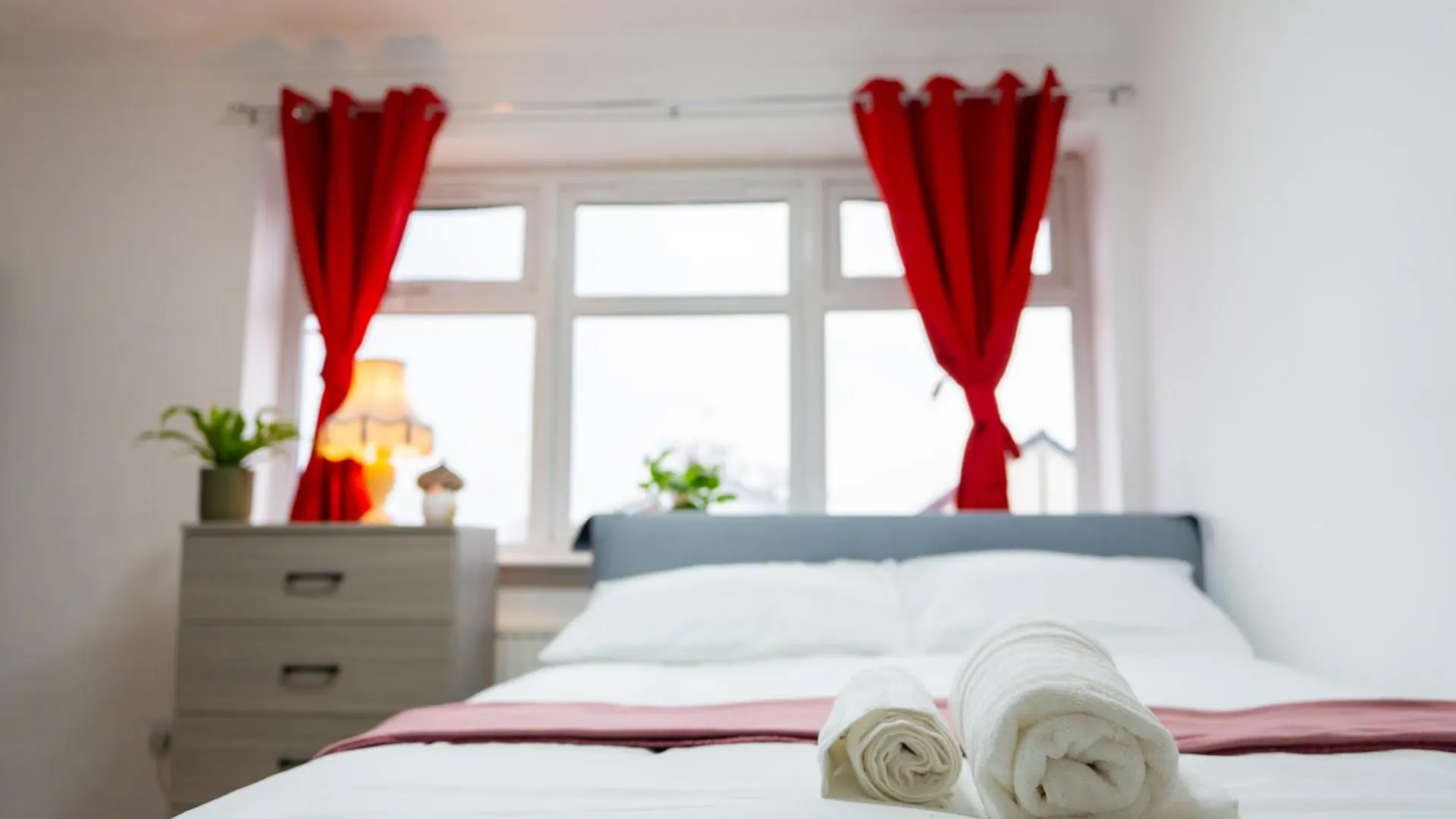 Prázdninový dům Beautiful Modern Home In London, Free Parking, Family Home, Sleeps 9, Close To Railway Station Goodmayes