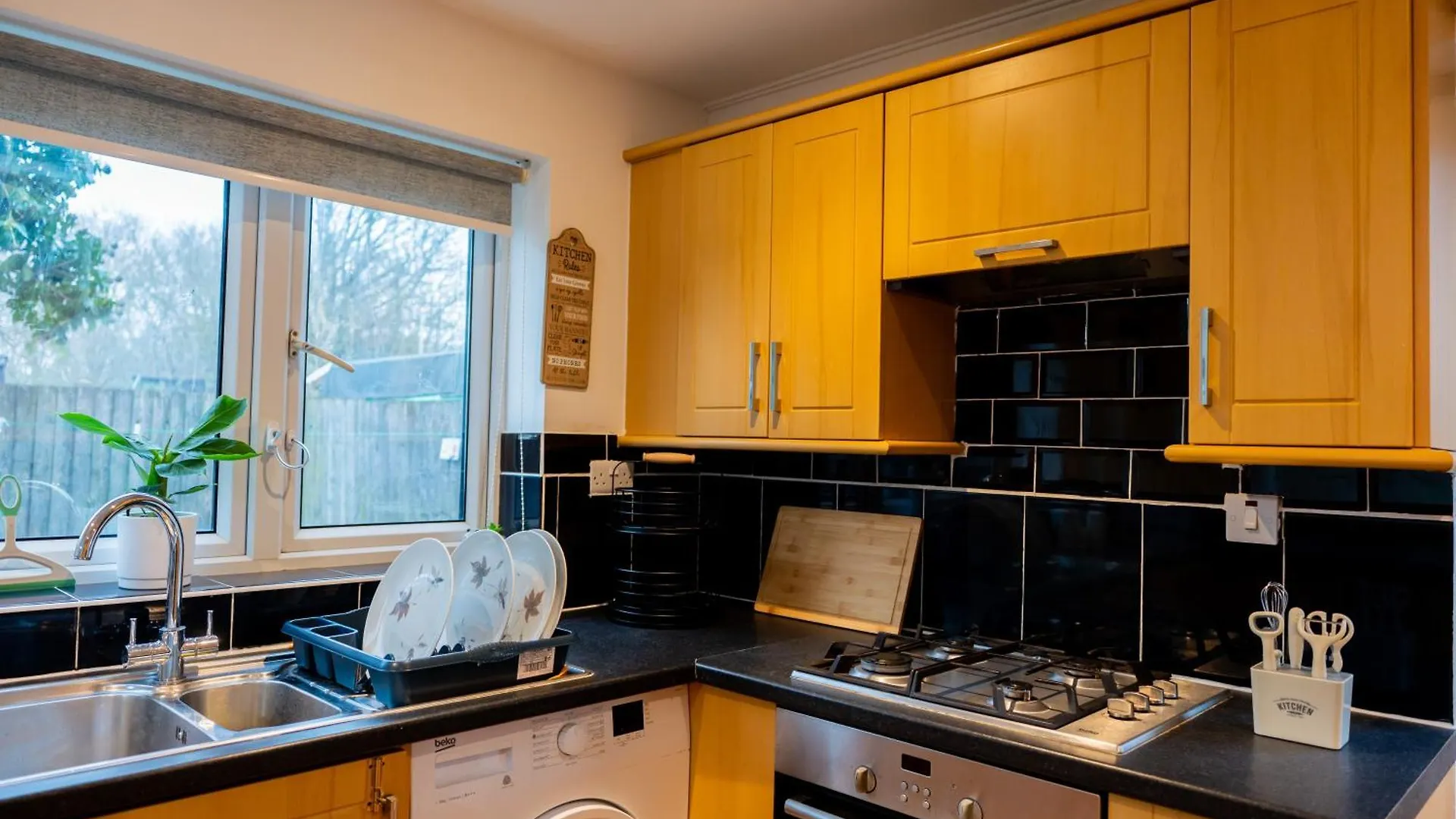 Holiday home Beautiful Modern Home In London, Free Parking, Family Home, Sleeps 9, Close To Railway Station Goodmayes United Kingdom